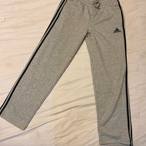Men's Adidas Essentials Fleece Pants (Gray) - Picture 3 of 5